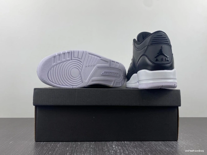 Jordan (2016) Retro Monday 136064-020 Cyber 3 1125